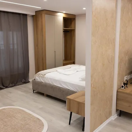 Luxury Center - Free Parking Apartmán Tirana