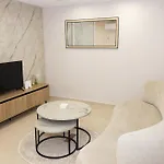 Luxury City Center Apartment - Free Parking
