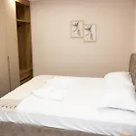 Luxury City Center Apartment - Free Parking * Tirana