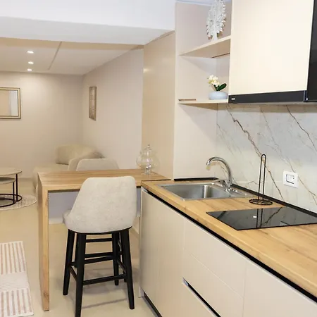 3 Min To Center Stylish Stay's *