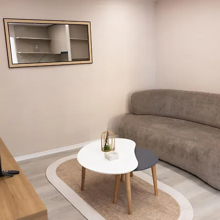 3 Min To Center Stylish Stay's Appartement Tirana