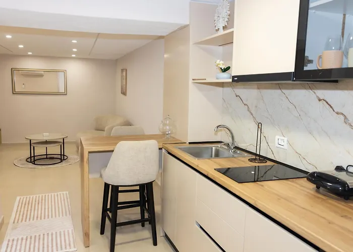 Luxury City Center Apartment - Free Parking *