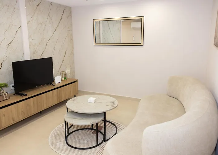 Luxury City Center Apartment - Free Parking